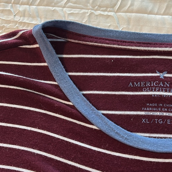 American Eagle T-shirt - Picture 3 of 5